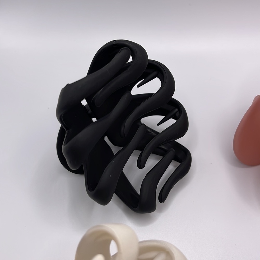 Large Hair Claw Clips 4 PCs assorted colors matte - Picture 6 of 7